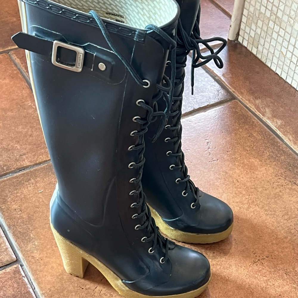 Hunter lapis Blue Lace-Up Boots with Tan Heels